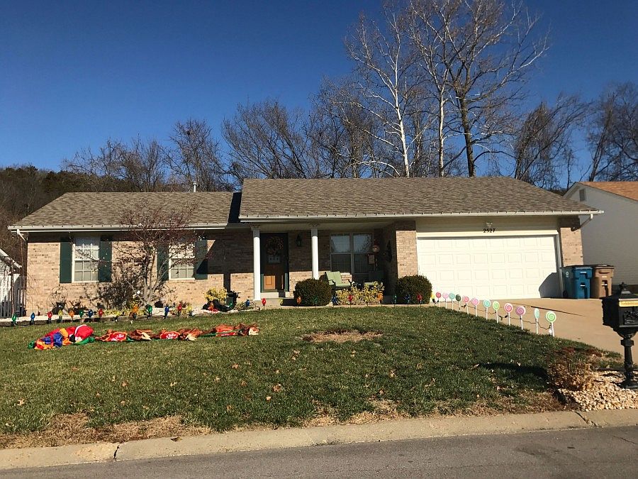 1st image of 2527 Golden Gate Dr