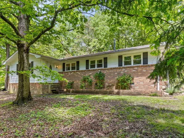 609 Albert Rd, Signal Mountain, TN 37377