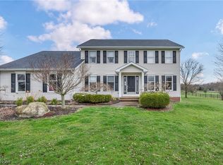 17797 Sterling Glen Ln, Chagrin Falls, OH 44023