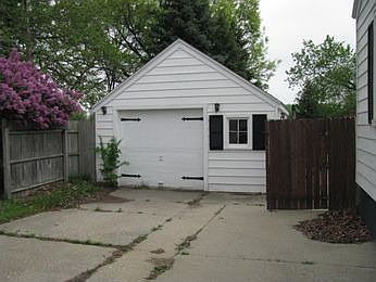 5th image of 790 Bungalow St SW
