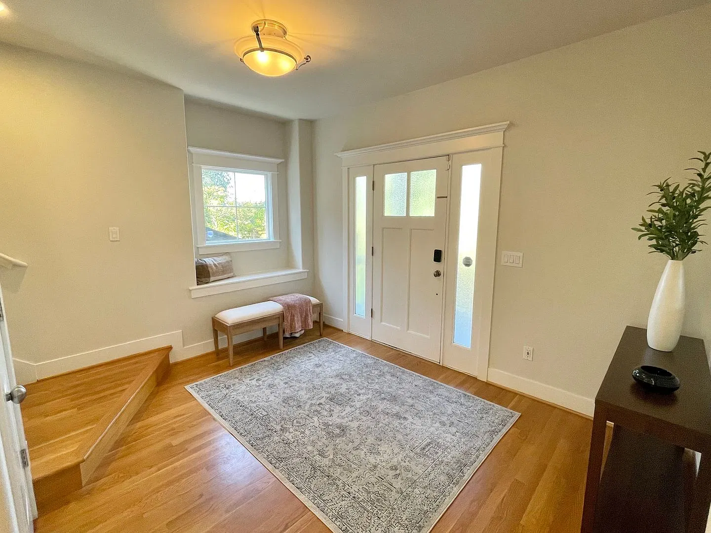 Maple Leaf 4-Bed Craftsman — Photo 4