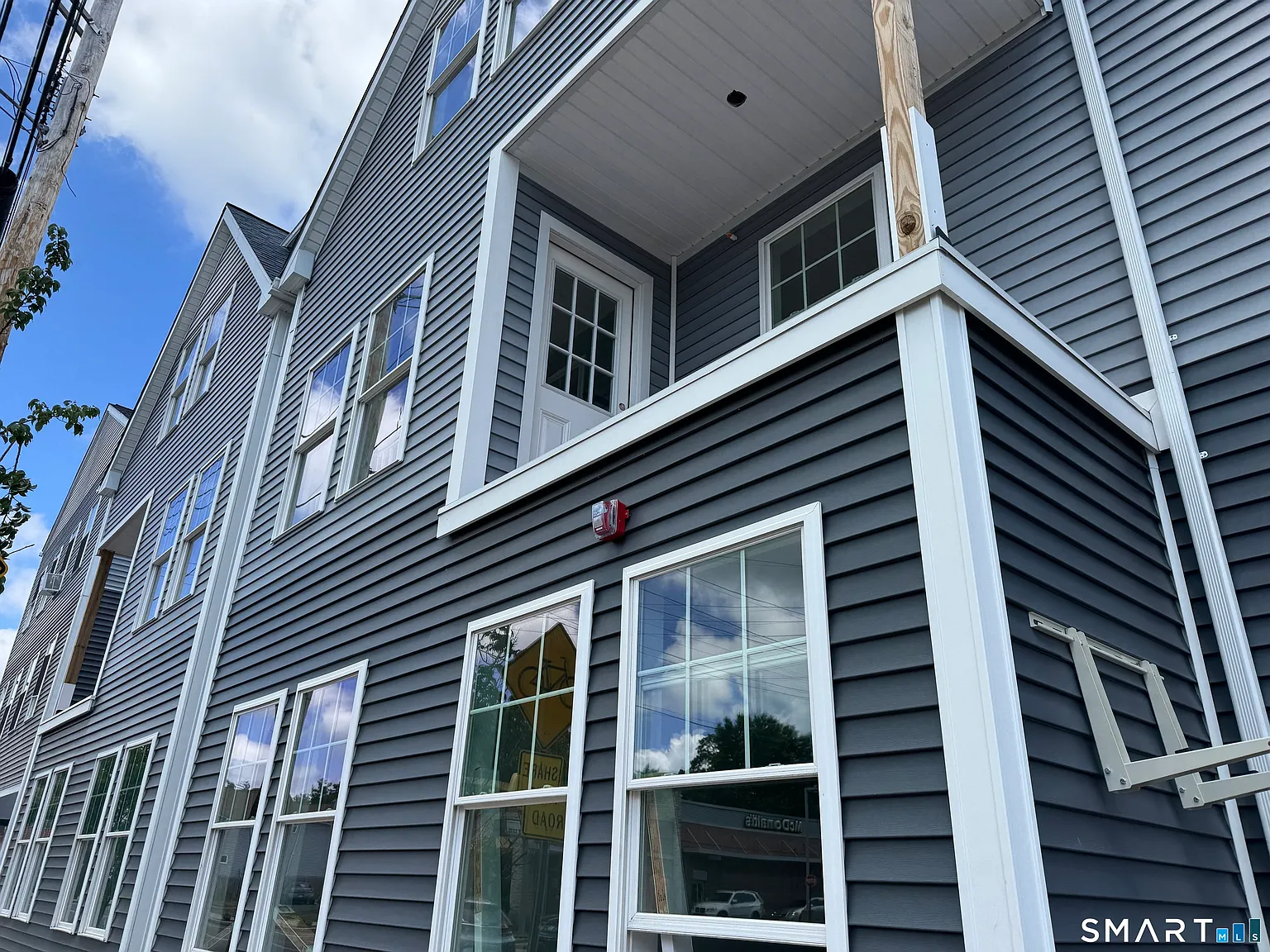 2 bed, 1.0 bath, 750 sqft, $1,900 — Photo 2