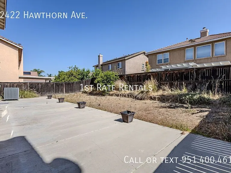 22422 Hawthorn Ave — Photo 12