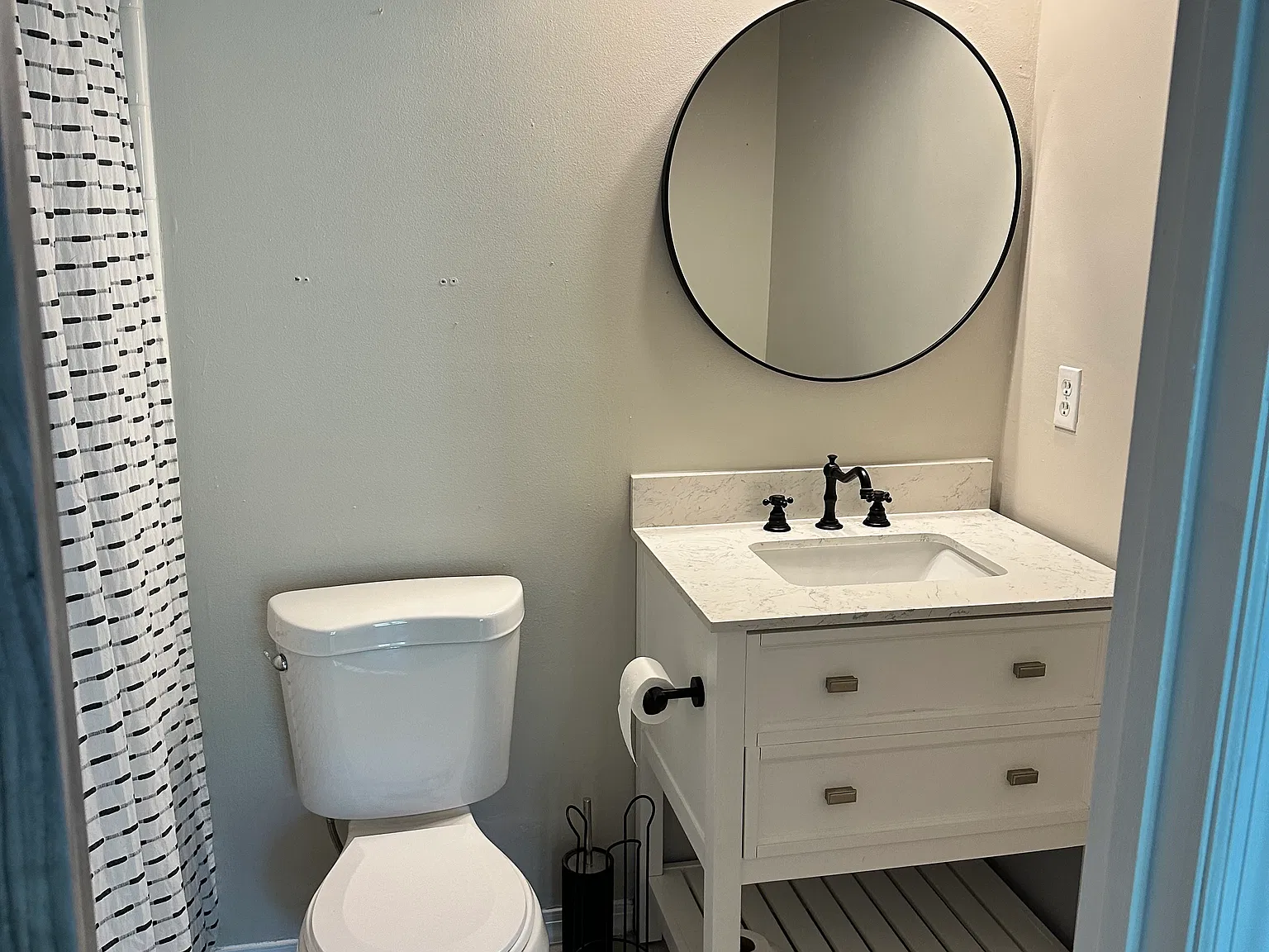2 bed, 1056 sqft, $2,000 — Photo 4