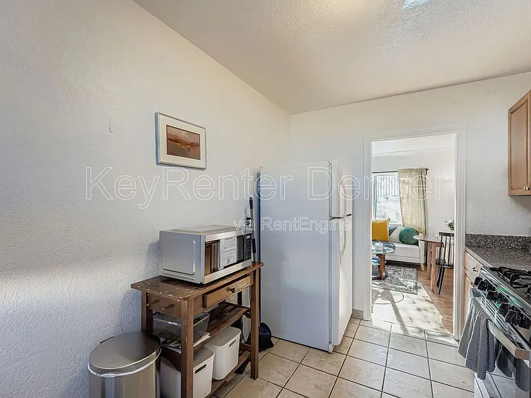 2928 N Milwaukee St — Photo 9