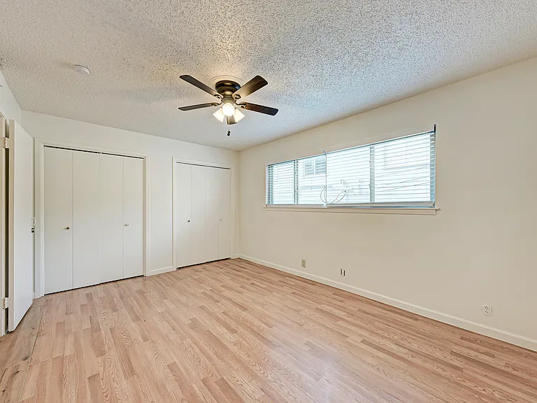 2404 Longview St #101 — Photo 12