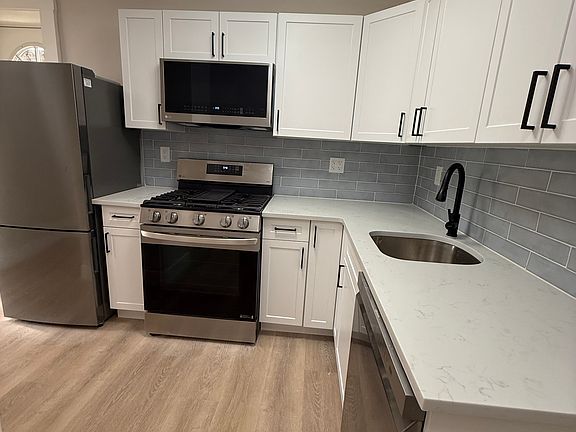 2nd image of 17 M St APT B
