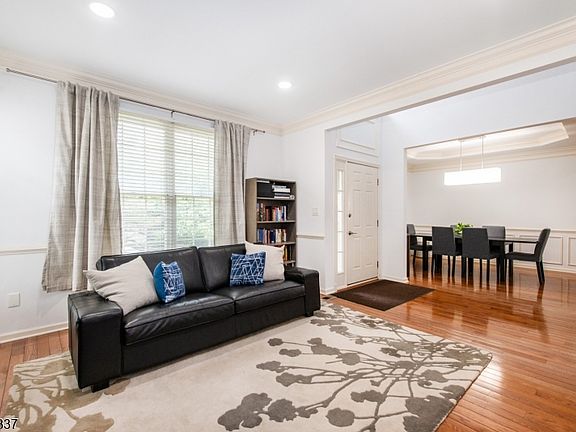 3rd image of 118 PATRIOT HILL DRIVE