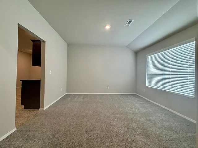 2816 Reynolds St — Photo 4