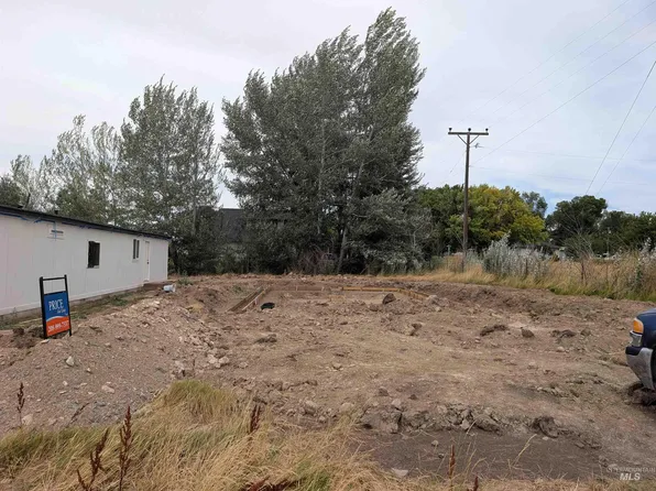 220 W Cassia Ave, Richfield, ID 83349