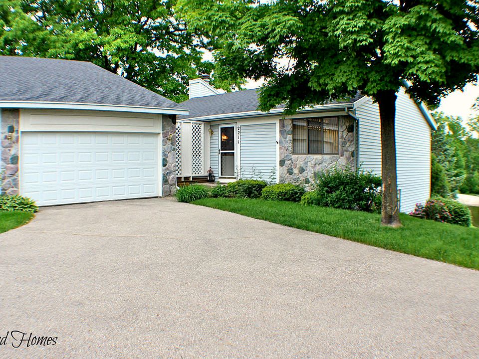 1st image of 2211 Southgate Dr SE