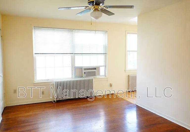 8400 Greenwood Ave #4 — Photo 1