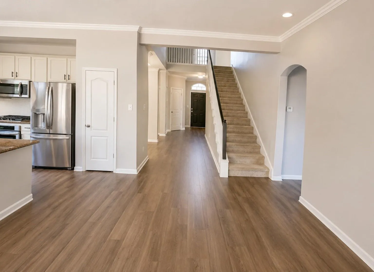 4 bed, 2.5 bath, 2575 sqft, $3,300 — Photo 3