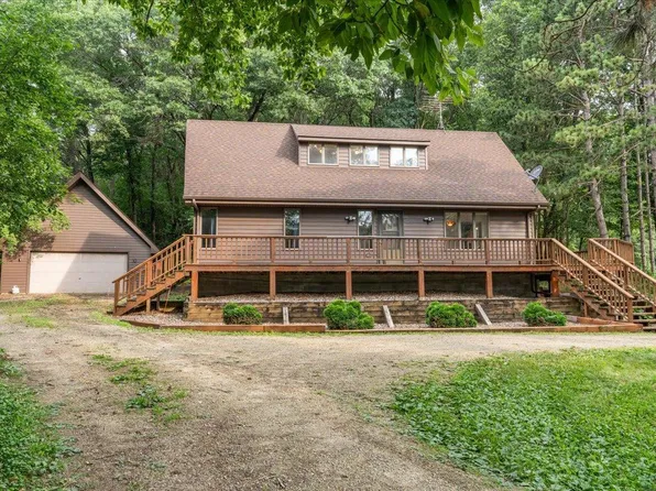 94 W Wood Ridge Dr, River Falls, WI 54022