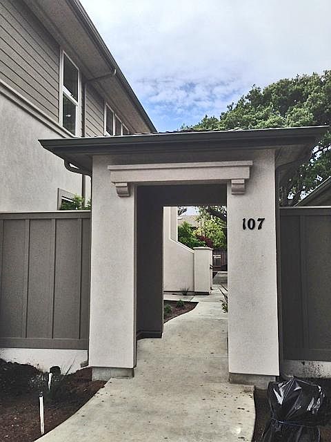 1st image of 107 Blackburn St #1