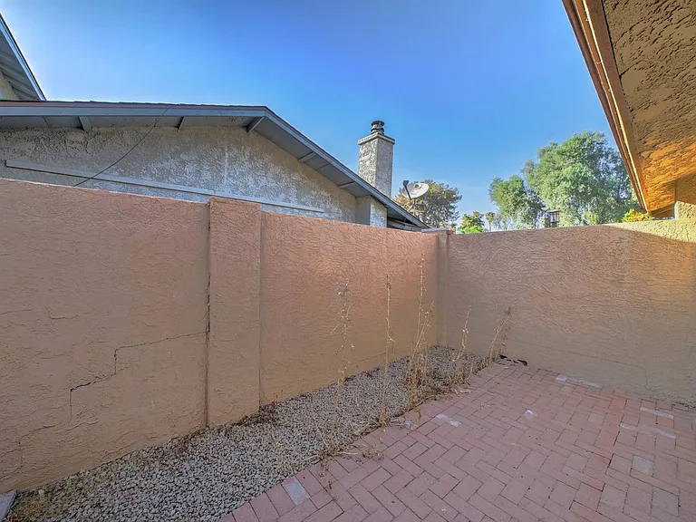 3301 W Loma Ln #1 — Photo 21