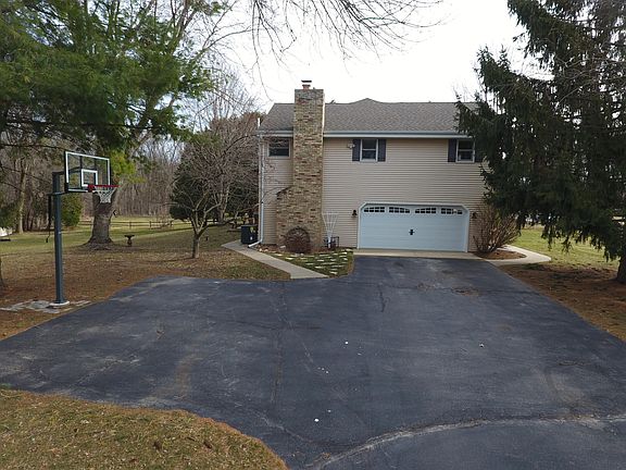 3rd image of N61W37650 Parkview Dr