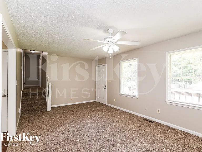 1775 Independence Dr — Photo 9