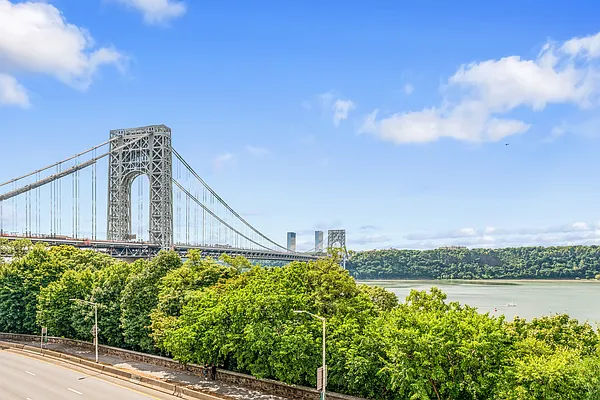 Sold by Avenues Real Estate | media 10