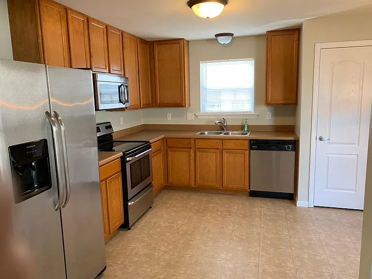 7122 Welsh Dr — Photo 3
