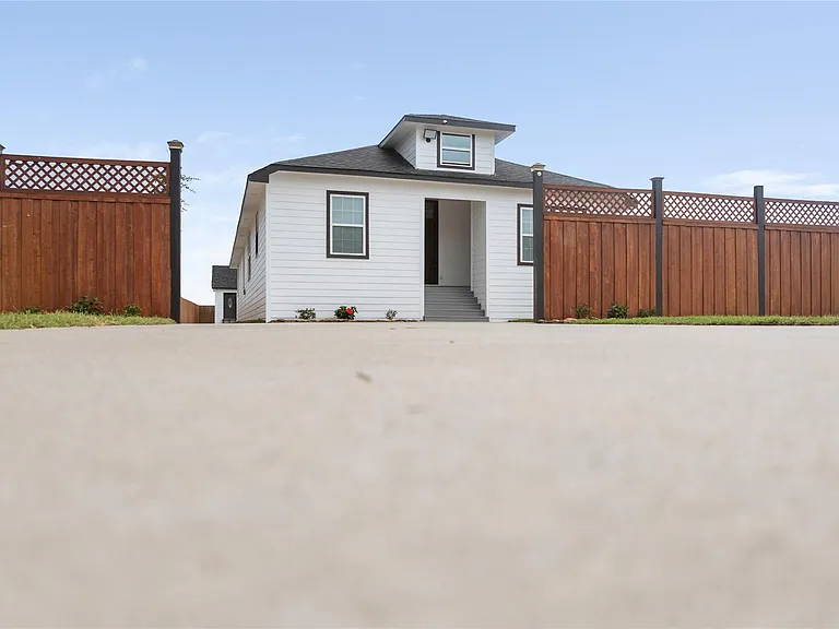1244 Road 5705 — Photo 31