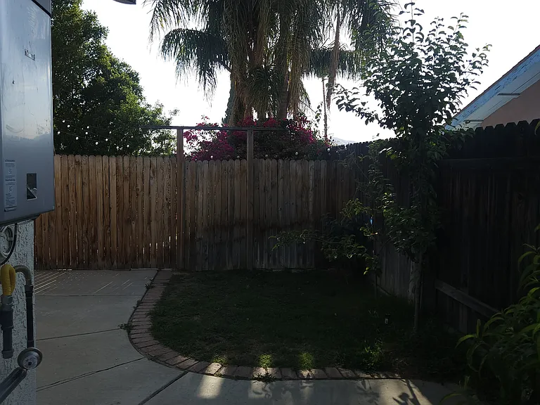 Pascal Ave — Photo 14