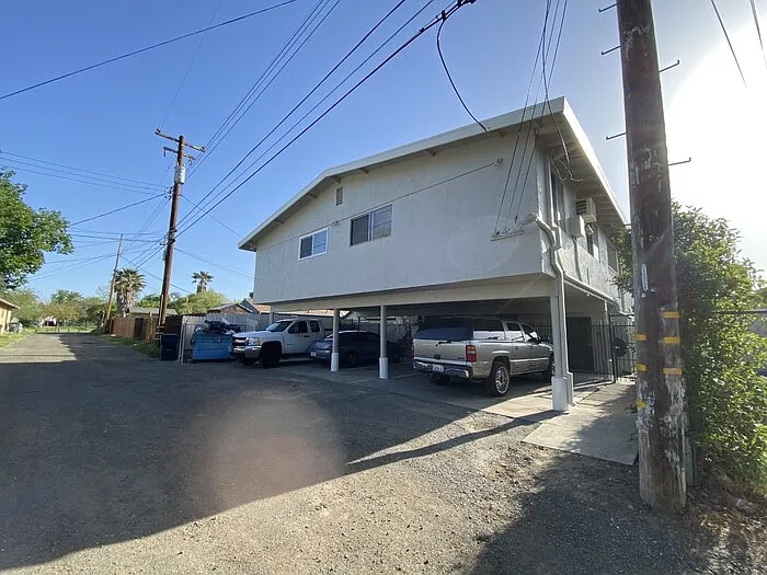 1 bed, 1.0 bath, 575 sqft, $1,020 — Photo 2