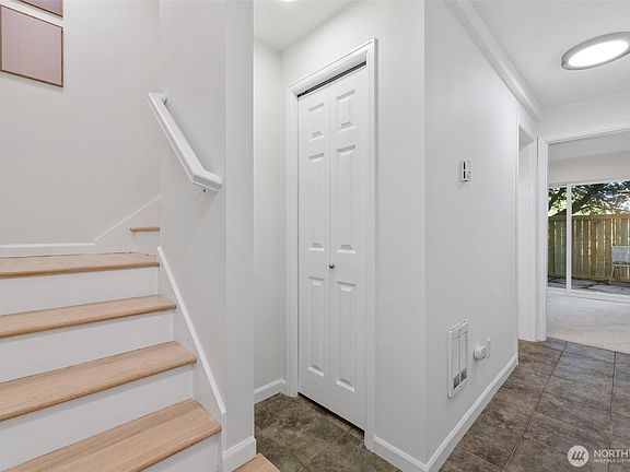 3rd image of 8509 A Interlake Avenue N