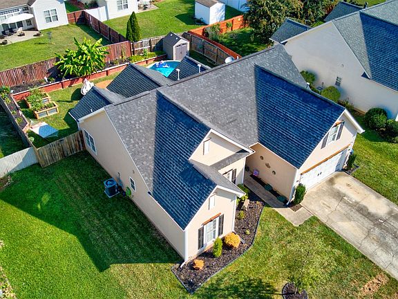 2nd image of 115 Kristens Court Dr