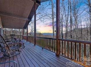 831 Forest Run Rd, Whittier, NC 28789