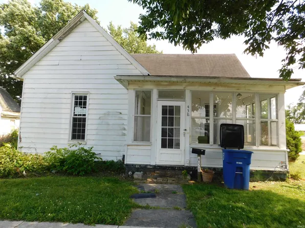 438 W Oak St, Mitchell, IN 47446