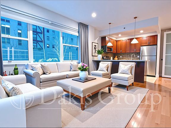 4th image of 2544 Crescent St #2
