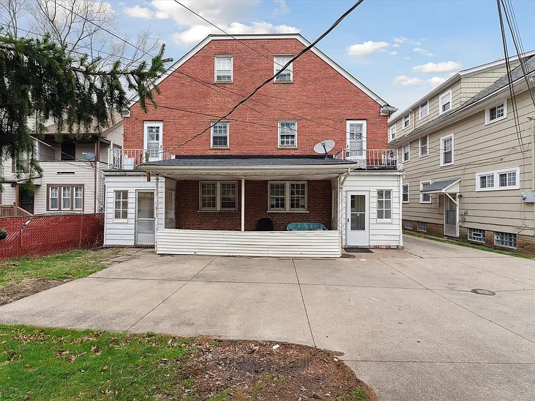 13108 Cedar Rd Cleveland Heights Oh 44118 — Photo 45