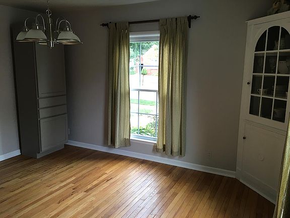 5th image of 221 Morgan Ave