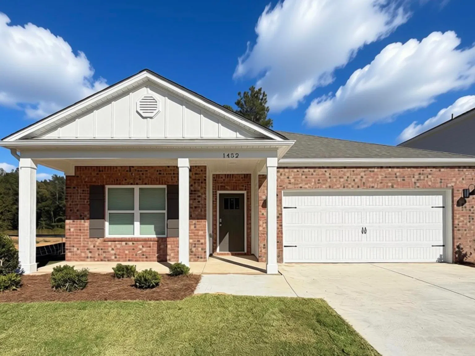 4 bed, 2.0 bath, 1774 sqft, $2,099 — Photo 2