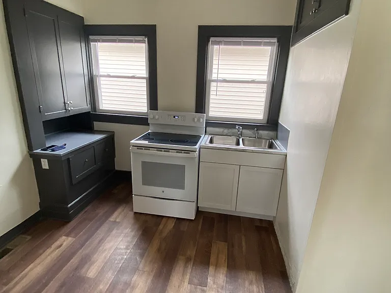 514 Grant St — Photo 6