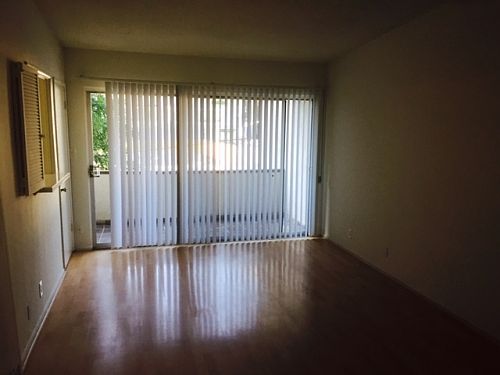 5th image of 1220 S Barrington Ave APT 11