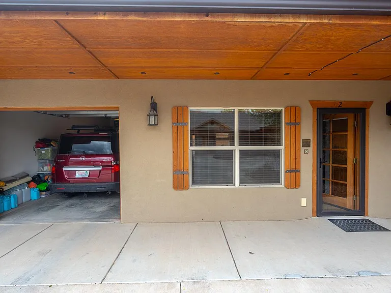 shows garage and entryentry