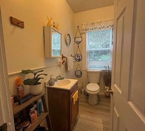 3rd image of 66 Windsor Avenue