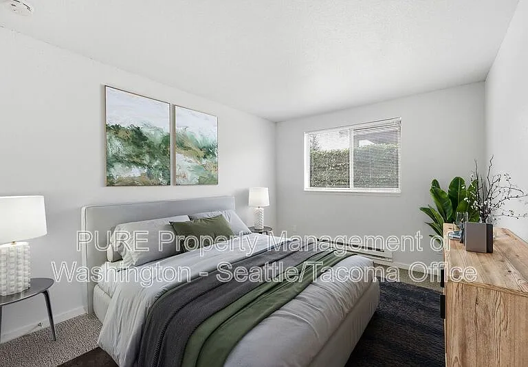 6601 S 8th St — Photo 5