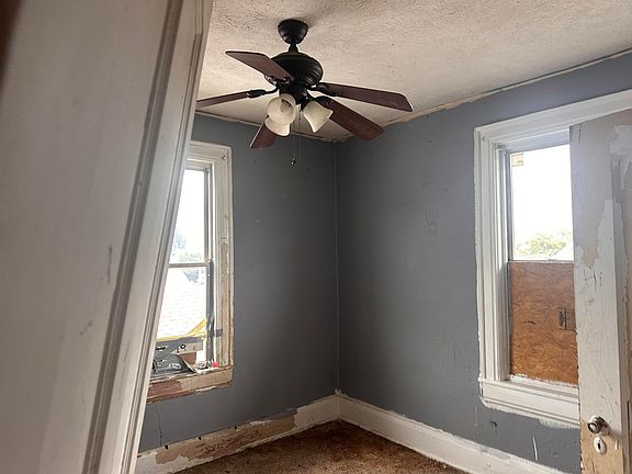 4th image of 2945 Hughes St