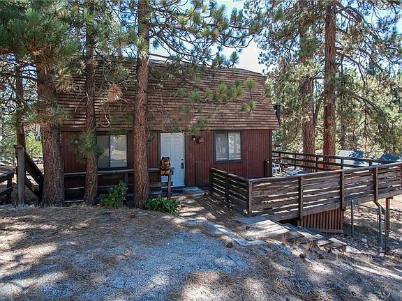 2nd image of 39267 Crest Ln