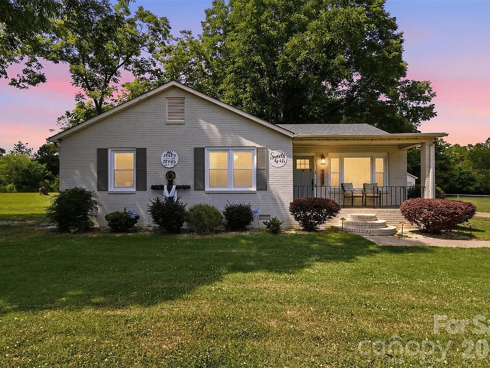 1st image of 4558 Titman Rd