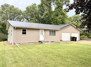 520 1st St S, Franklin, MN 55333