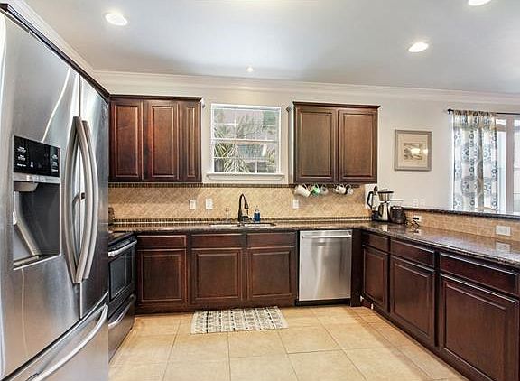 4th image of 4520 Eve St