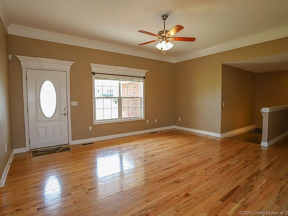 4th image of 221 Pine Dr