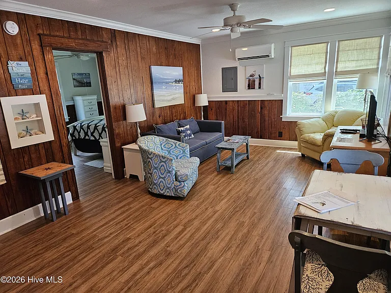 124 Sunset Ln — Photo 3