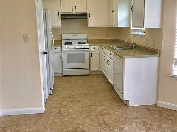 3rd image of 501 Amaryllis Ave