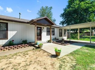 4070 Griffin Ln, Springdale, AR 72762