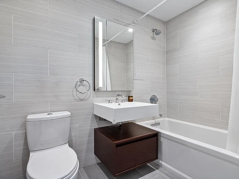 287 E Houston St #7A — Photo 8